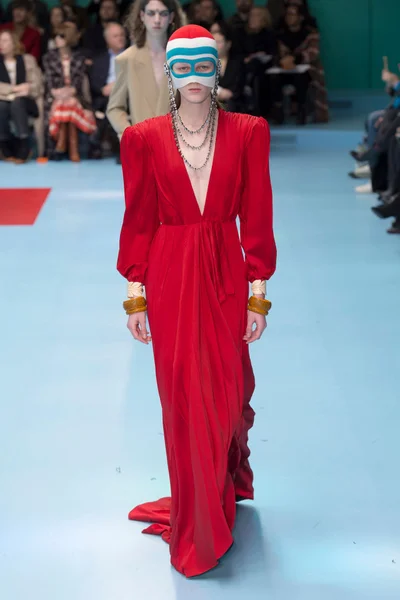 Look 43